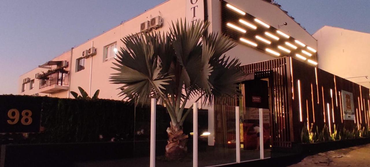 Vespasiano Hotel Telemaco Borba Bagian luar foto